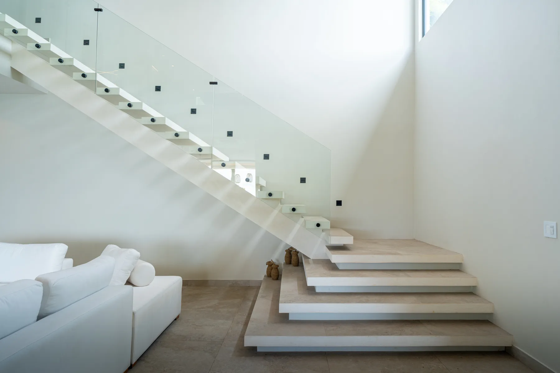 Acqua Blu &mdash; the floating staircase