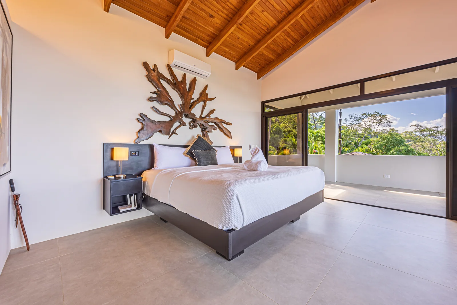 Casa Ballena &mdash; the primary suite