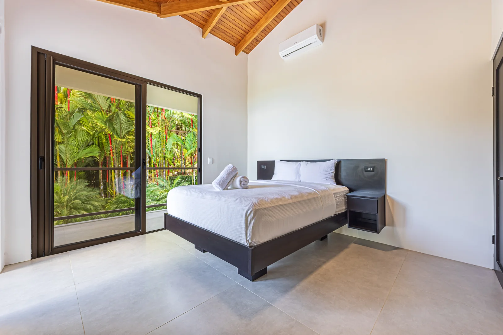 Casa Ballena &mdash; a further bedroom, opening to the garden