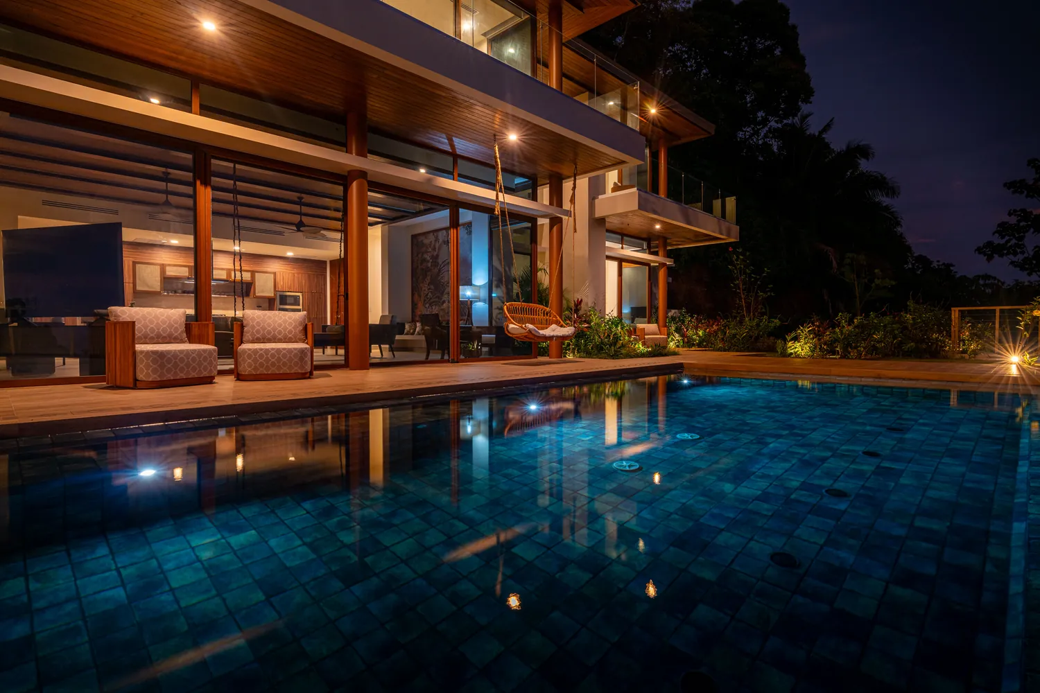 Casa Bella Vi&ntilde;a &mdash; the terrace and pool after sunset