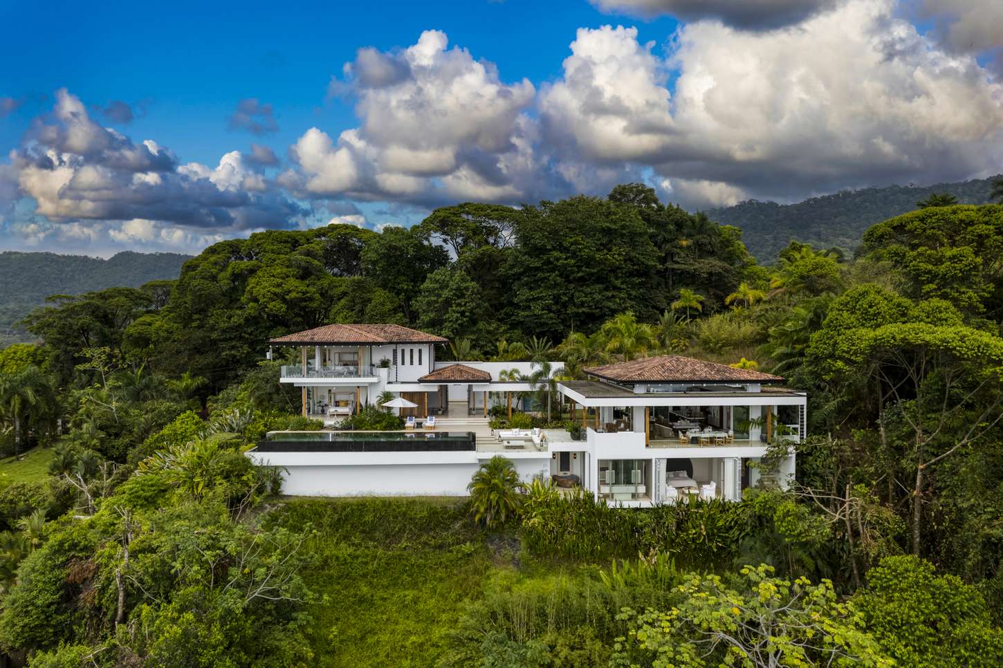 The jungle and coastline above Las Olas