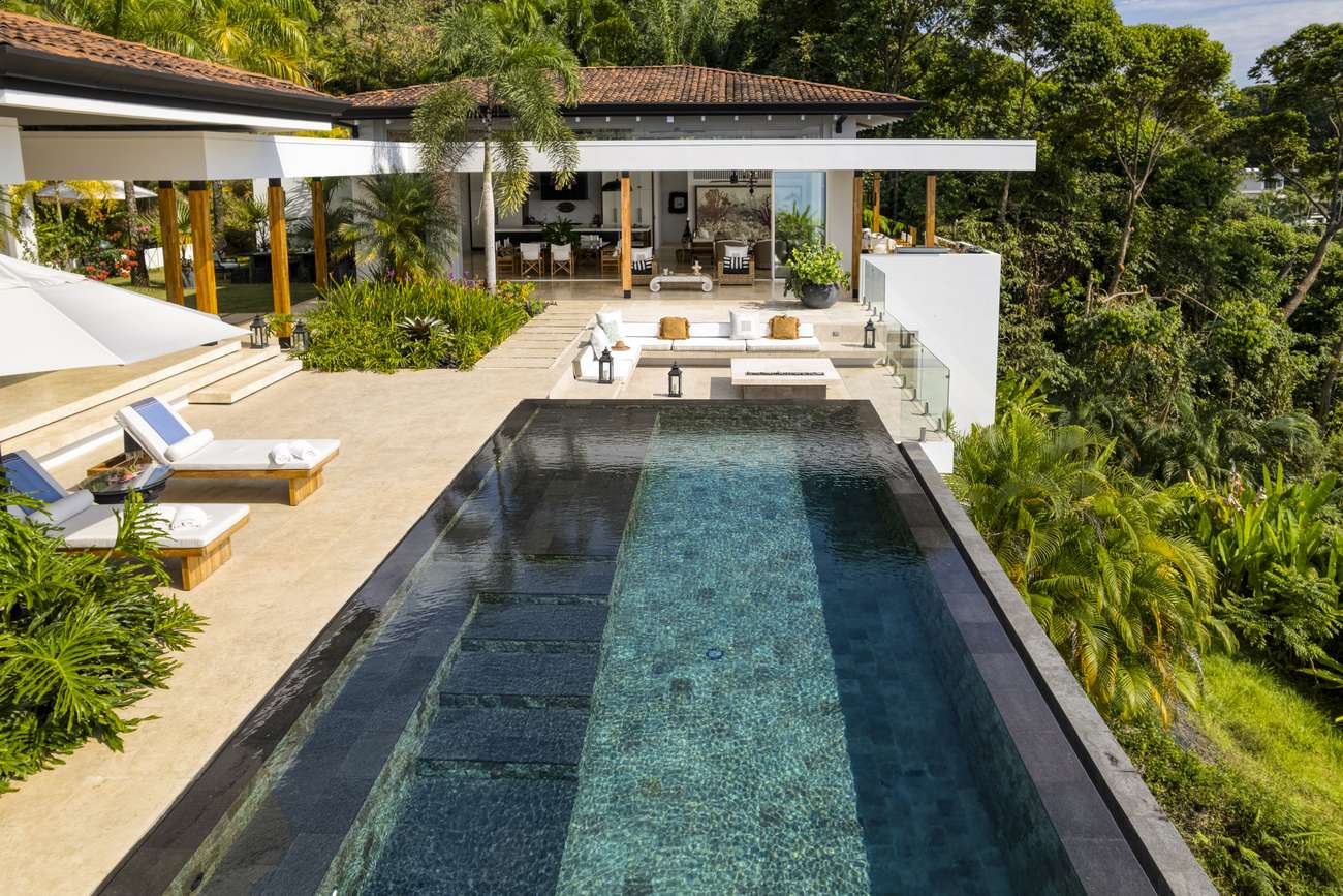 The 14-meter infinity lap pool, aimed at Manuel Antonio