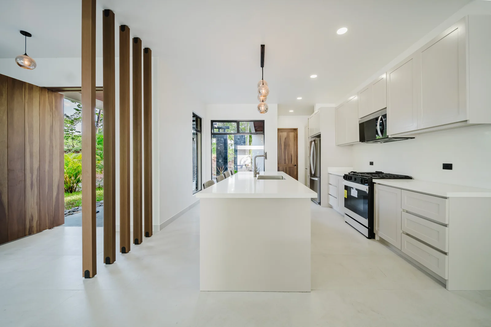 Casa Escondida &mdash; the kitchen, with a full-length island