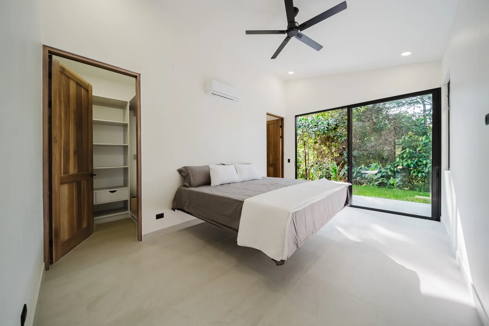 Casa Escondida &mdash; a second primary suite, opening to its own terrace