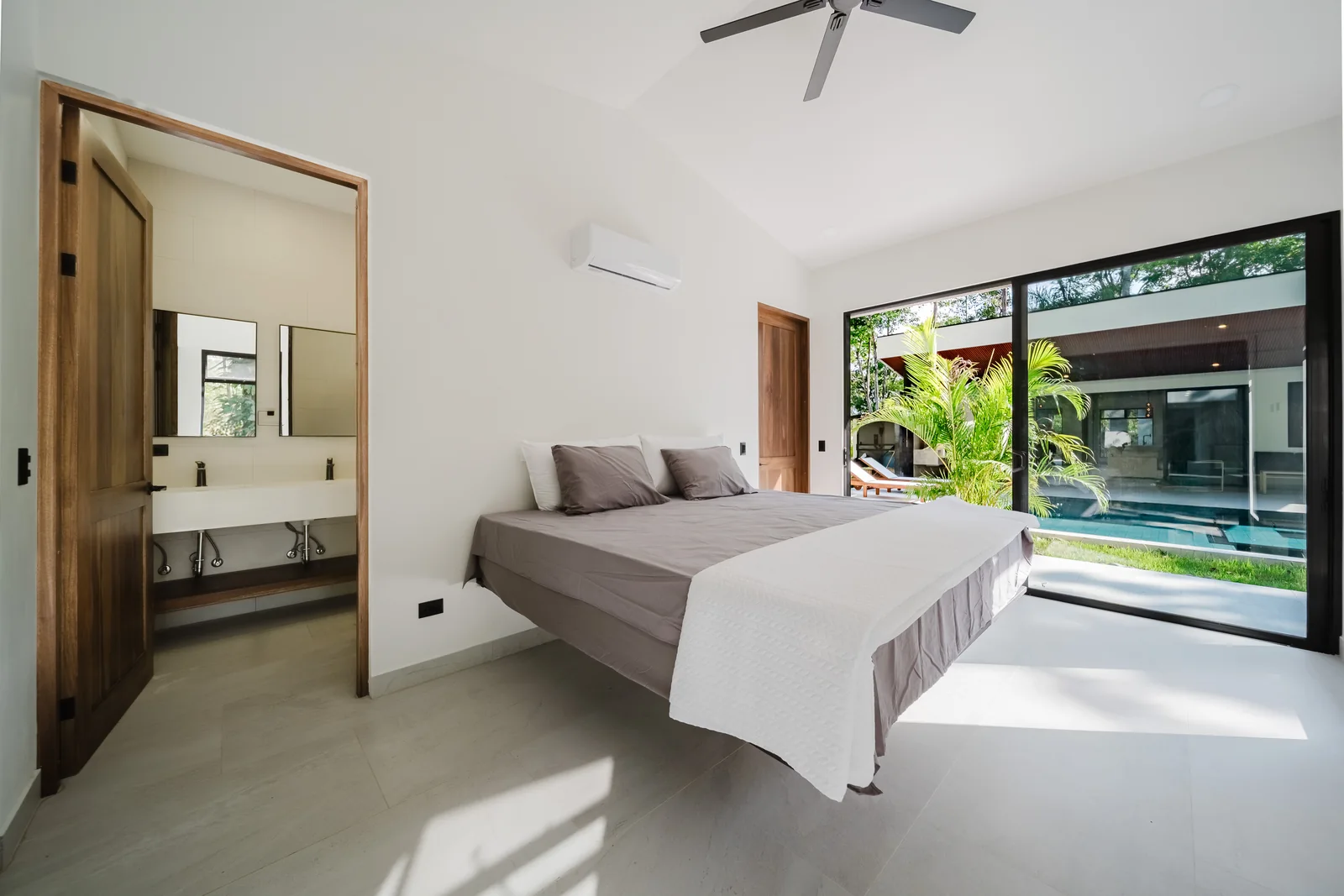 Casa Escondida &mdash; inside the detached poolside suite