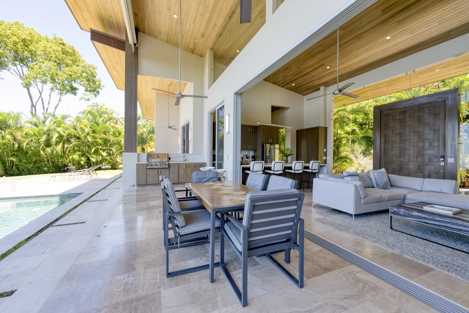 Casa Horizonte &mdash; the covered terrace and outdoor lounge