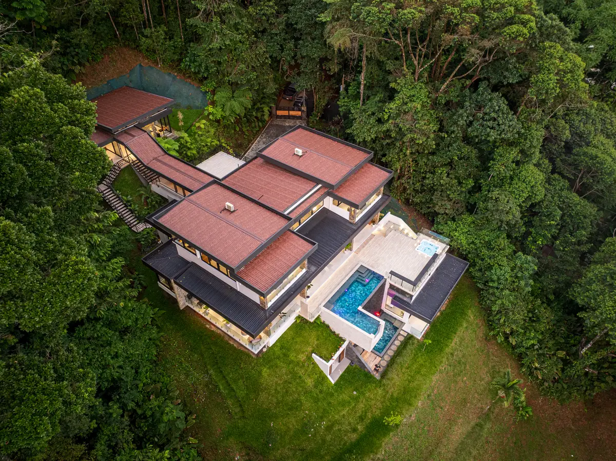 Casa Koules &mdash; the estate from the air