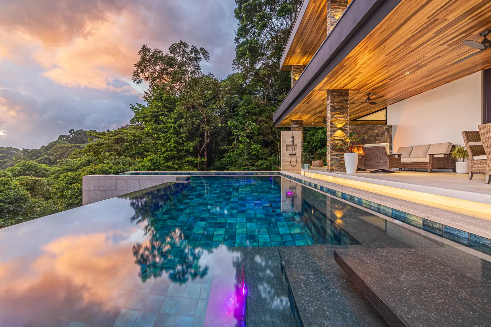 Casa Koules &mdash; the pool at sunset