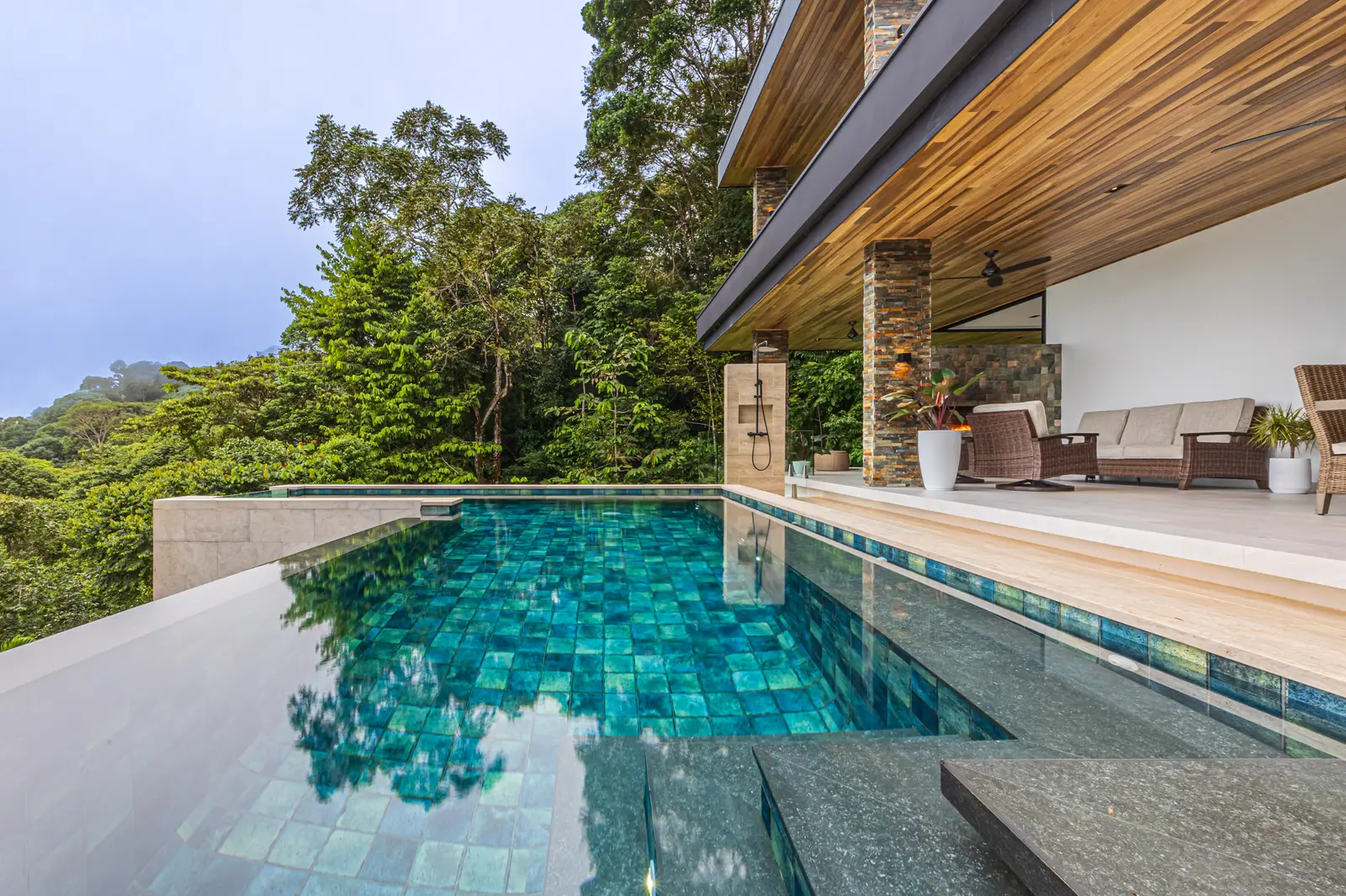 Casa Koules &mdash; the infinity edge