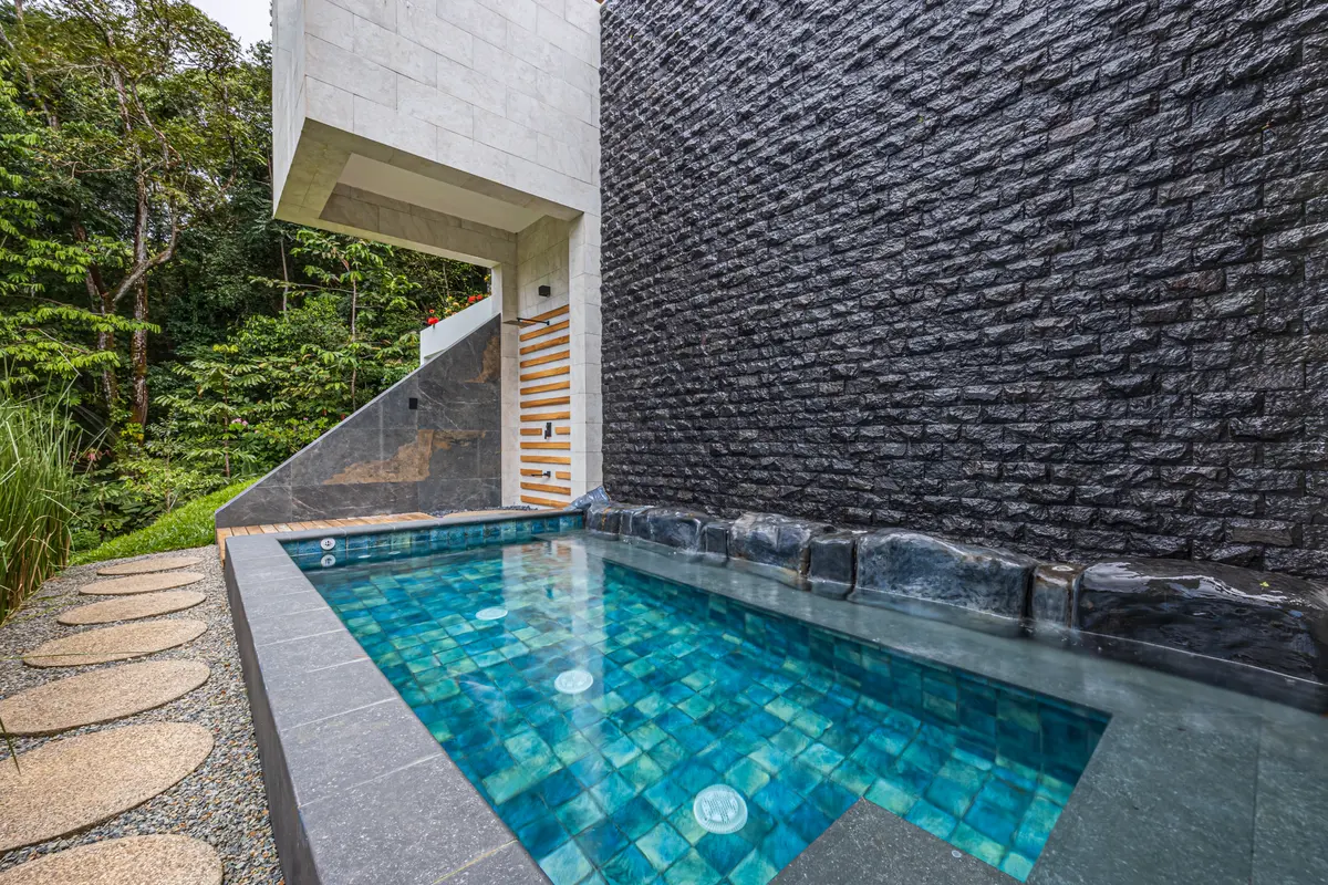 Casa Koules &mdash; the pool from above