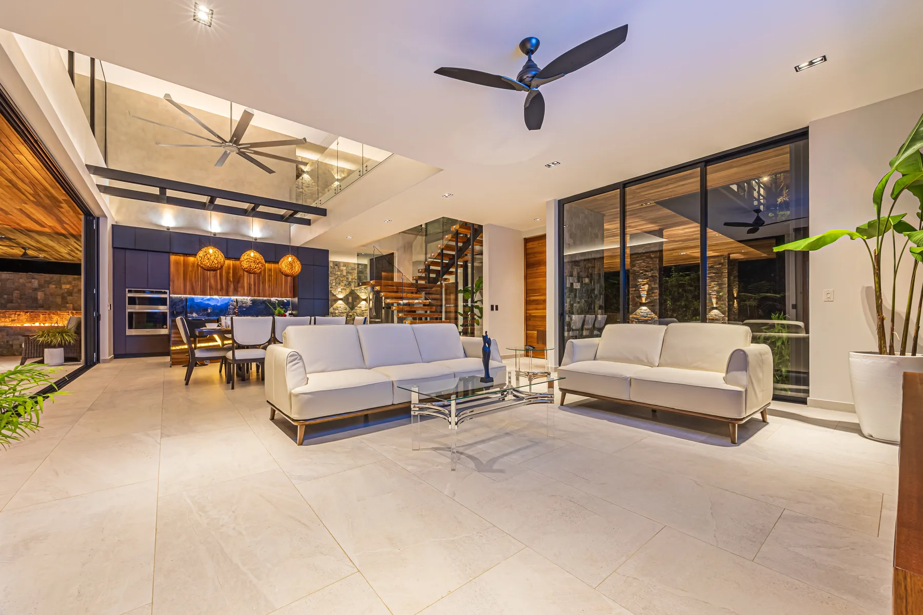 Casa Koules &mdash; the living room