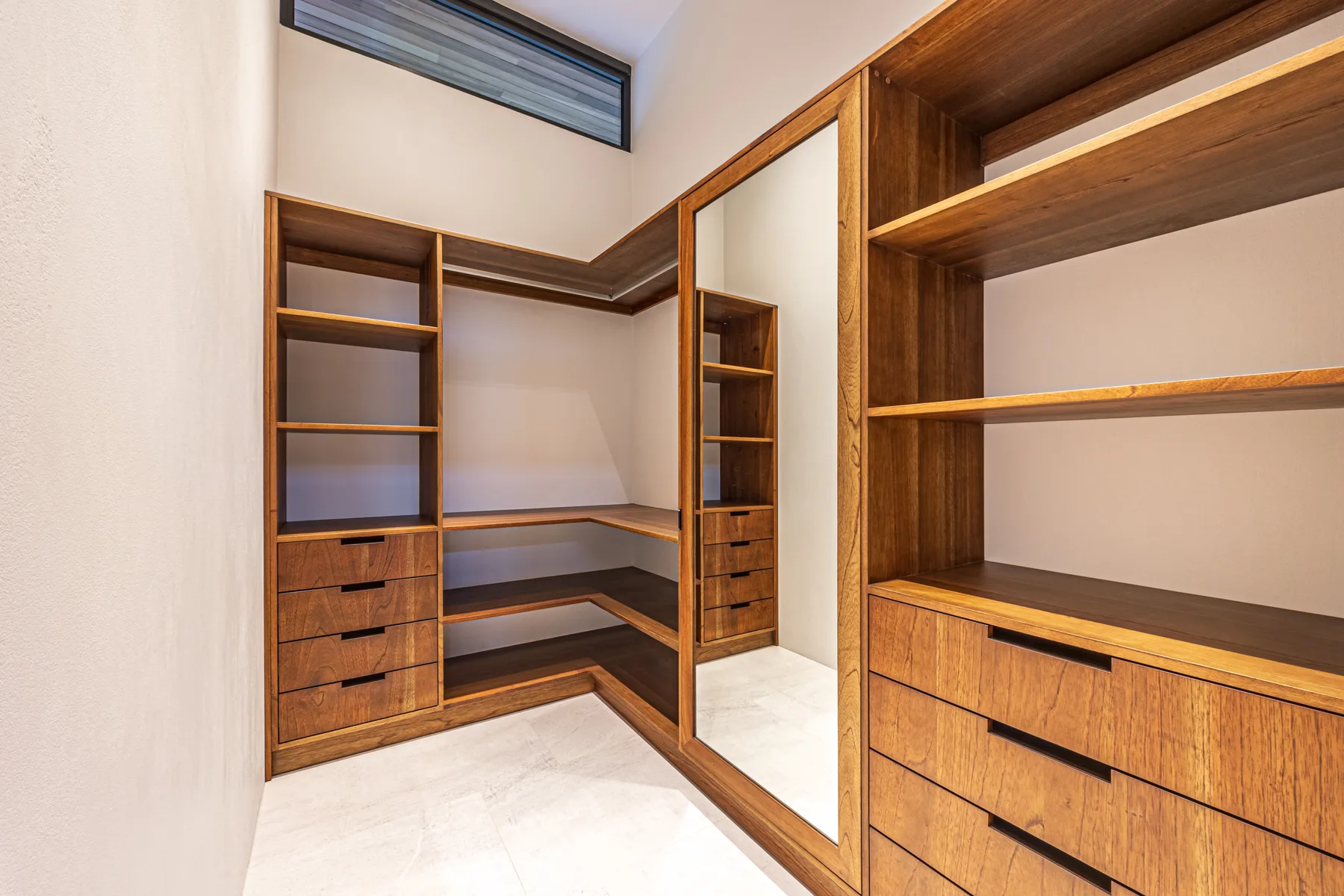 Casa Koules &mdash; the dressing room