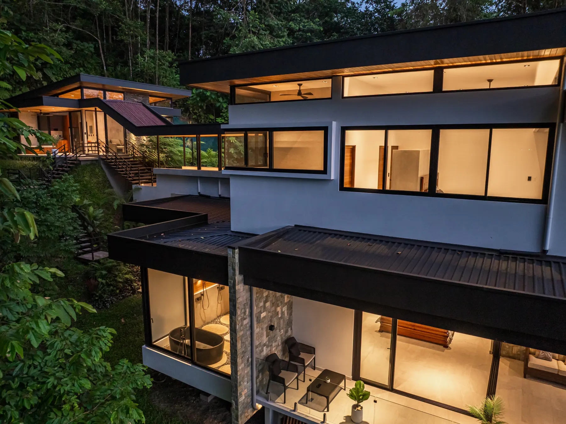 Casa Koules &mdash; the facade at dusk