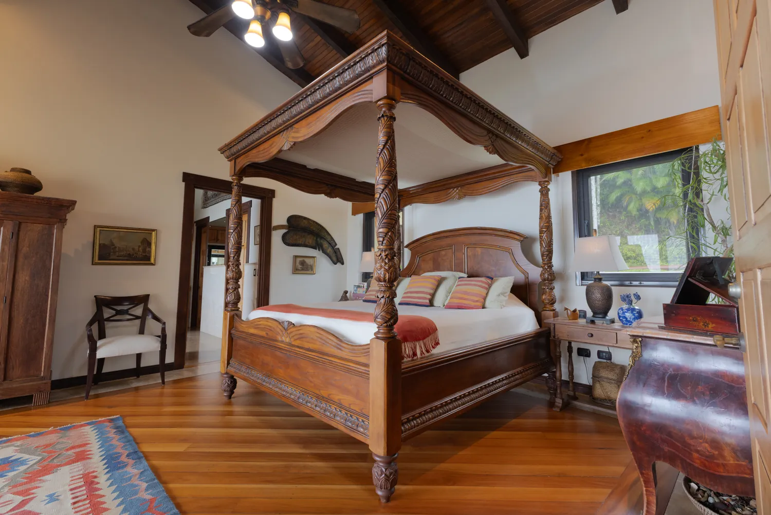 Casa Ladera &mdash; a second guest bedroom