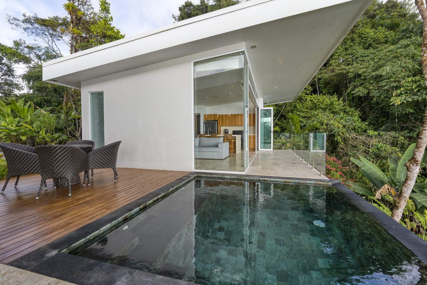 The guest house plunge pool, private to that residence