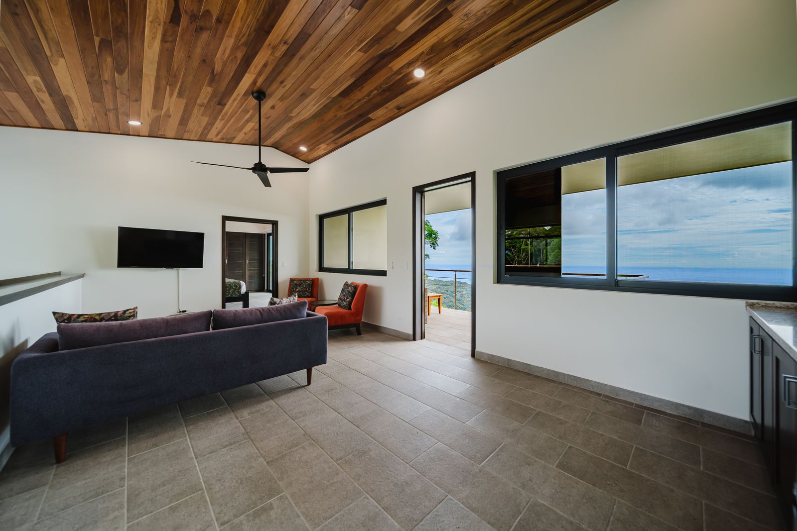 Casa Monta&ntilde;a &mdash; The upstairs lounge and built-in bar