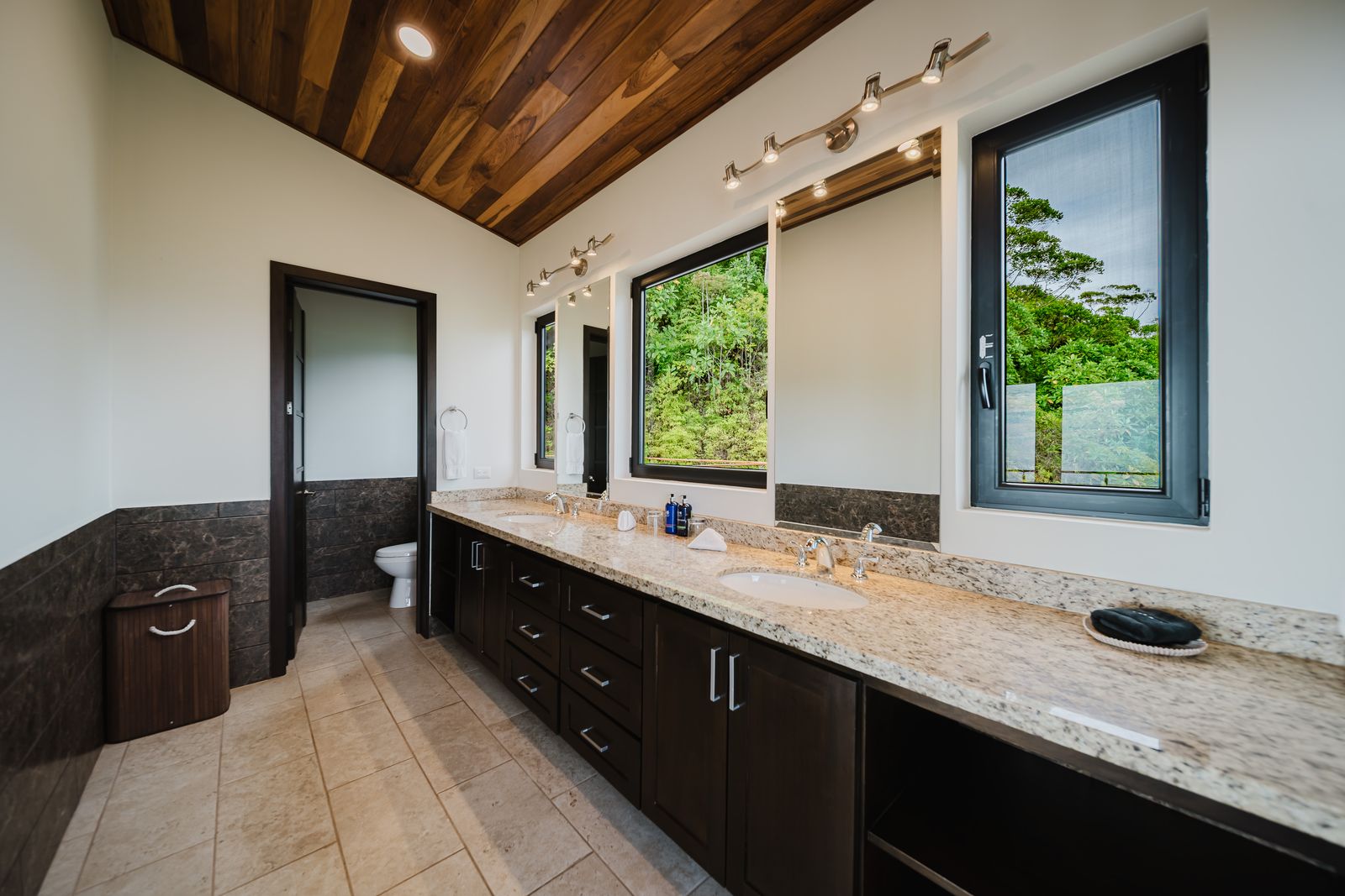 Casa Monta&ntilde;a &mdash; The primary bath and dual vanities