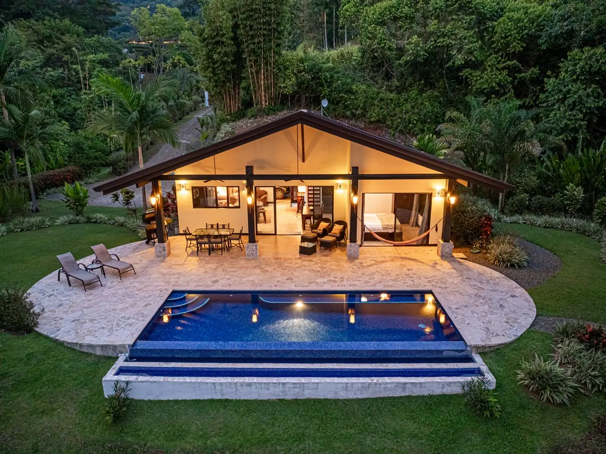 Casa Ola Azul, Costa Verde Estates