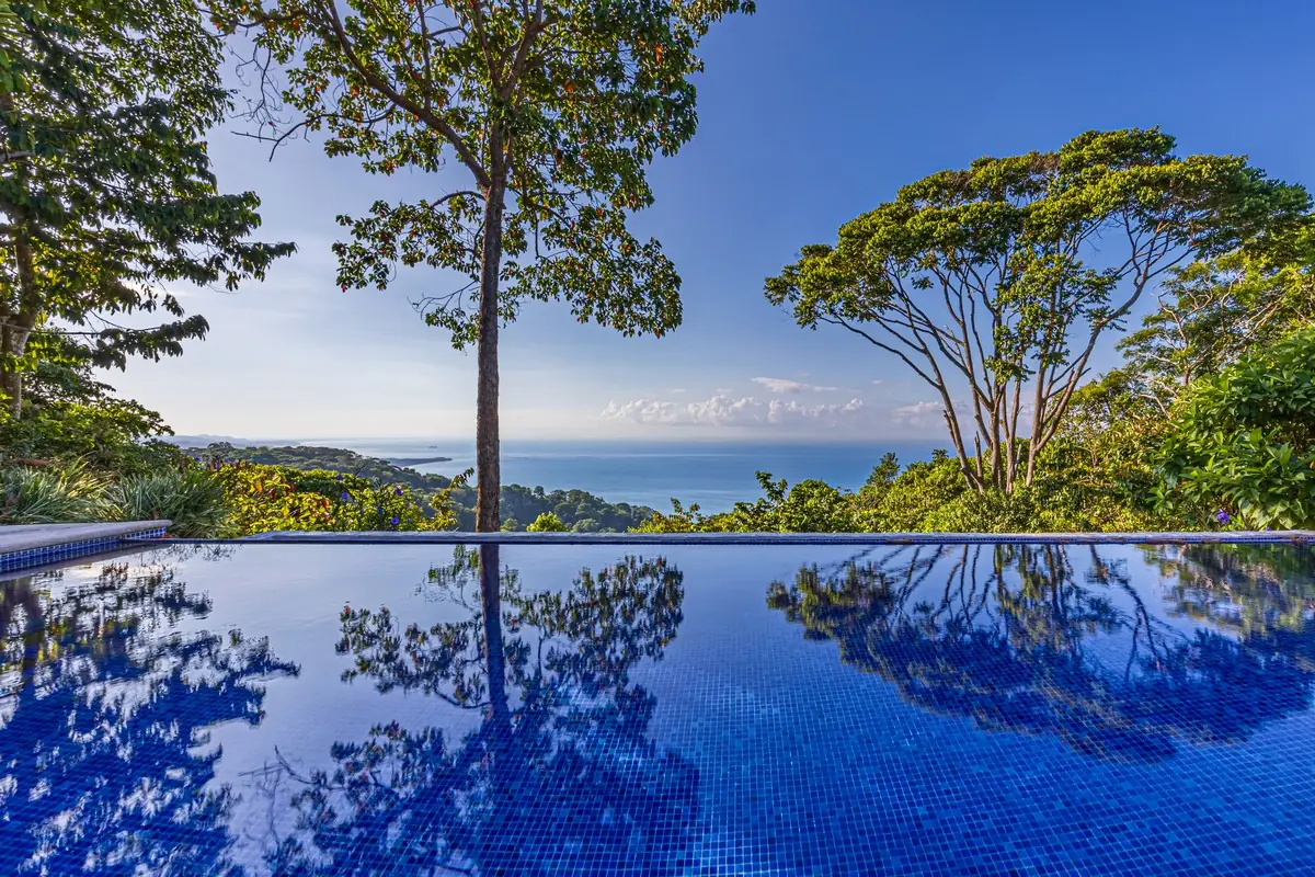 Casa Ola Azul &mdash; the infinity edge with the Pacific beyond