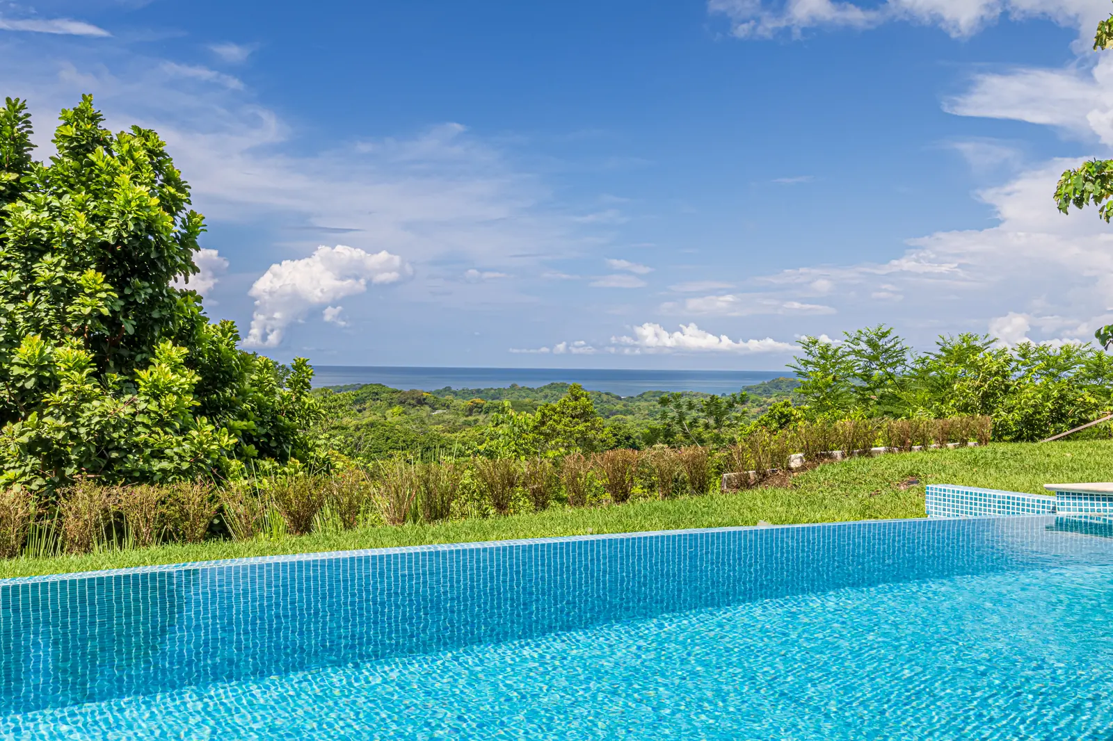 Casa Tranquilidad &mdash; the pool, facing the ocean