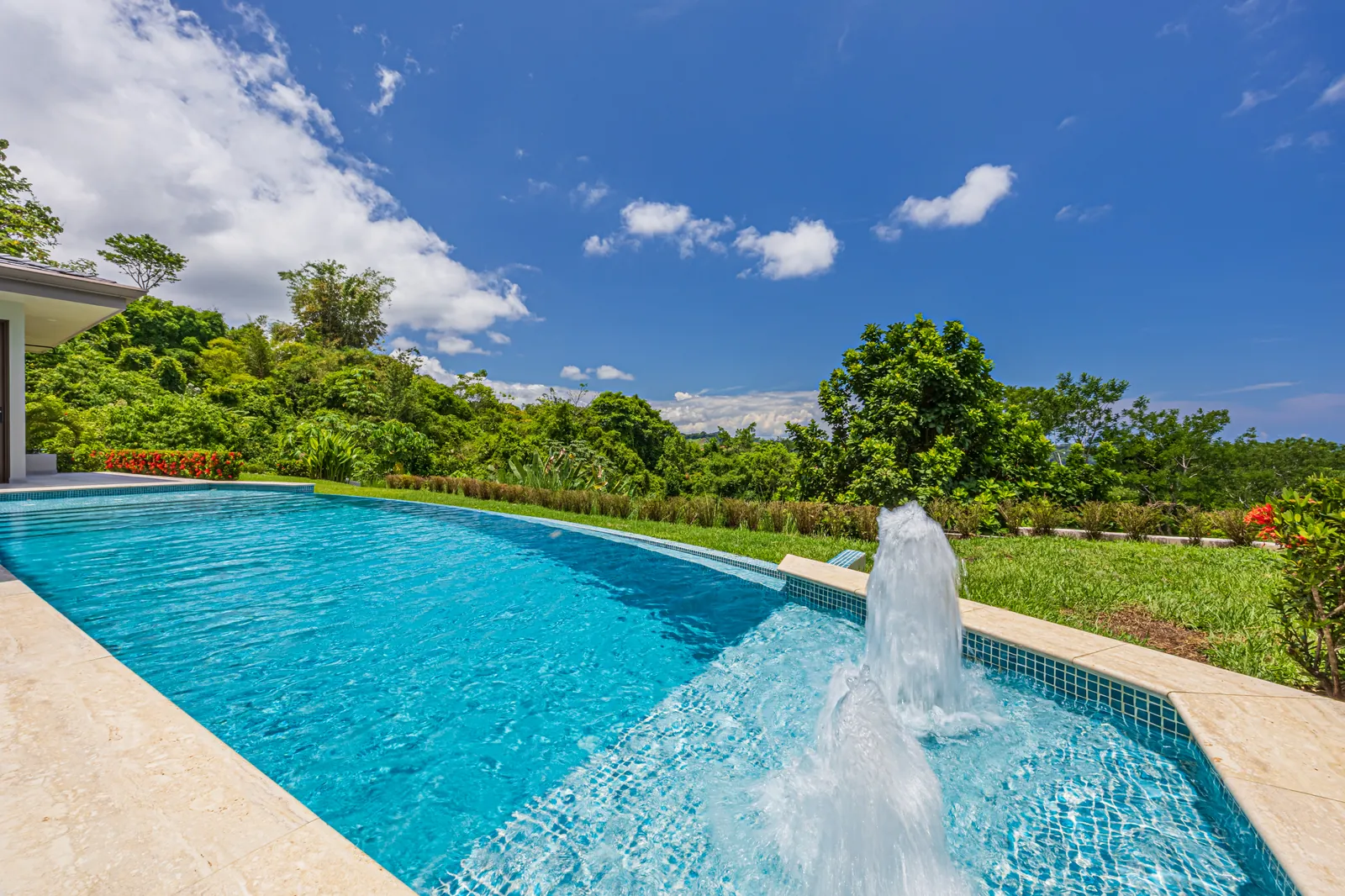 Casa Tranquilidad &mdash; the pool and its water feature