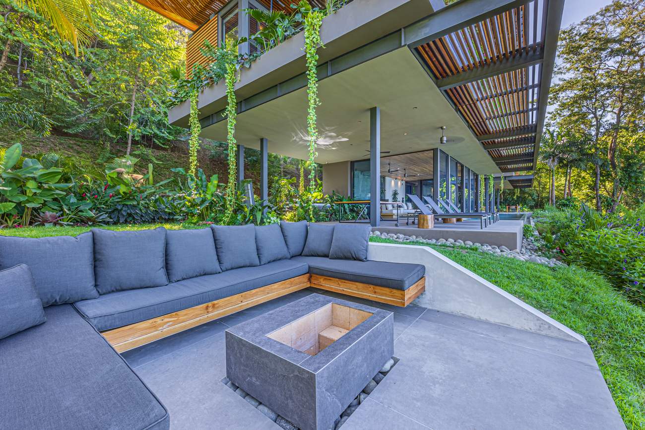 Cascada de Luz &mdash; The firepit lounge on the terrace
