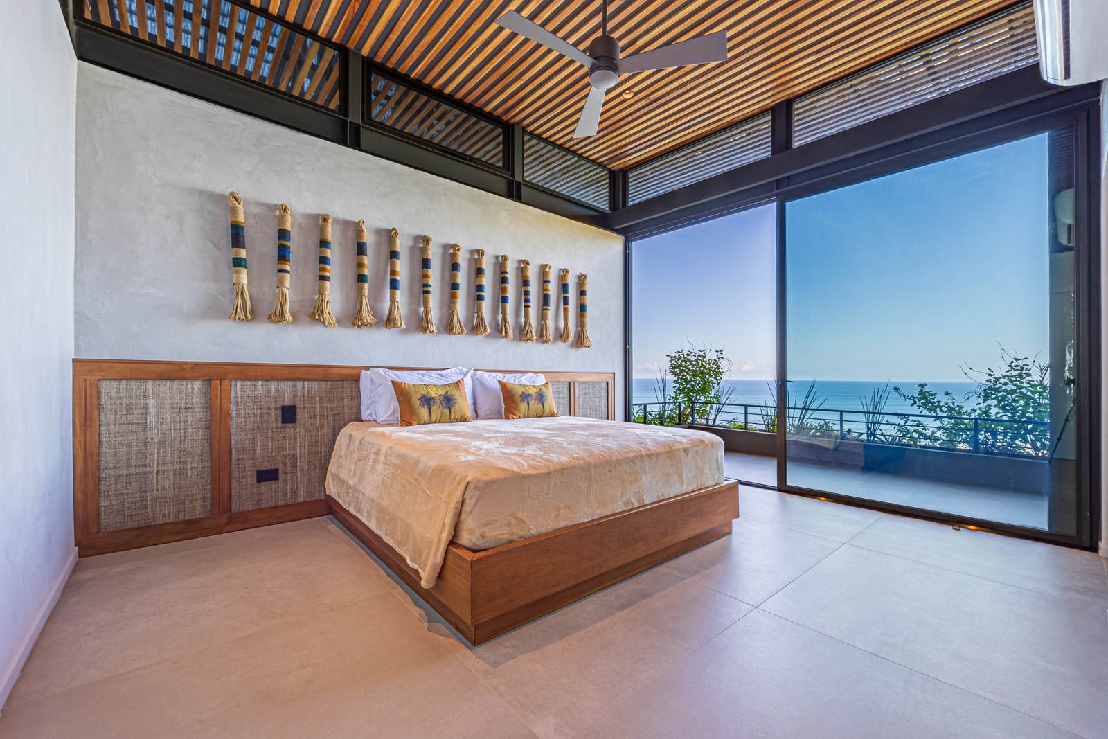 Cascada de Luz &mdash; One of the two master suites