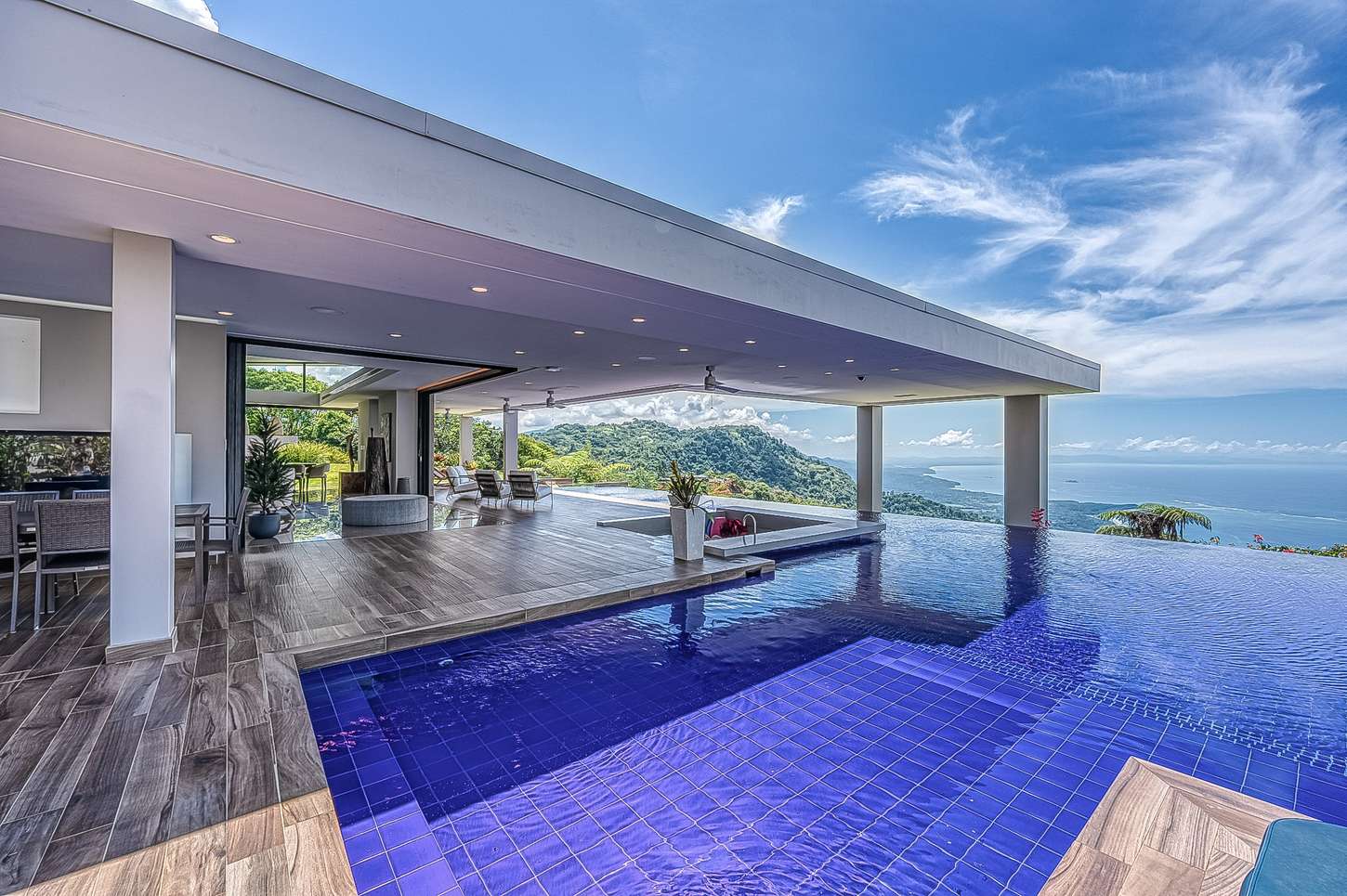 The main terrace and infinity pool, open to the ocean