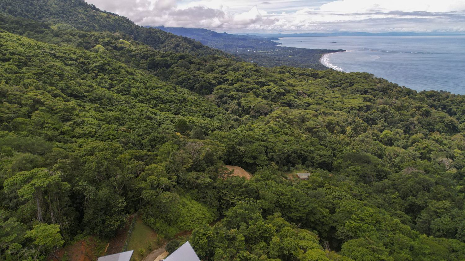 Costa Verde Estates titled lot &mdash; the coastline from the ridge
