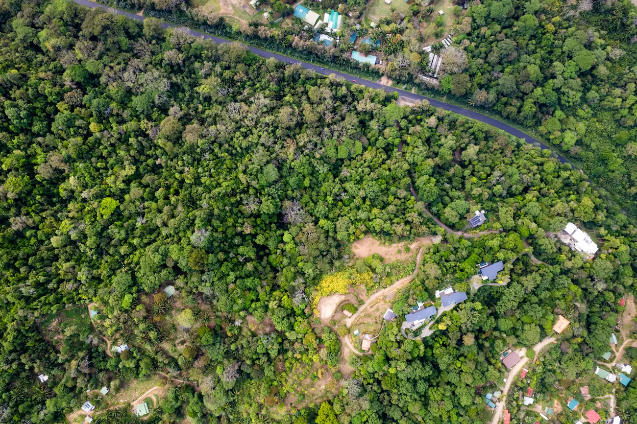 Finca La Cascada &mdash; the paved road running in