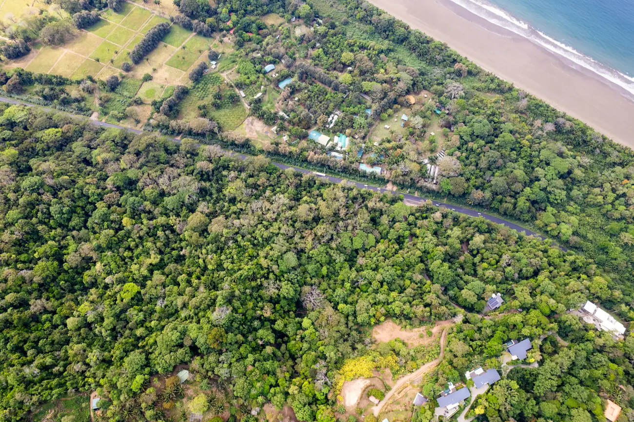 Finca La Cascada &mdash; the property and the shoreline beyond it