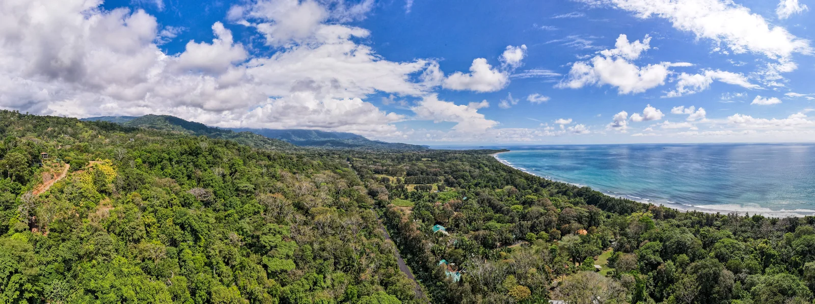 Finca La Cascada &mdash; the shoreline running south toward Uvita