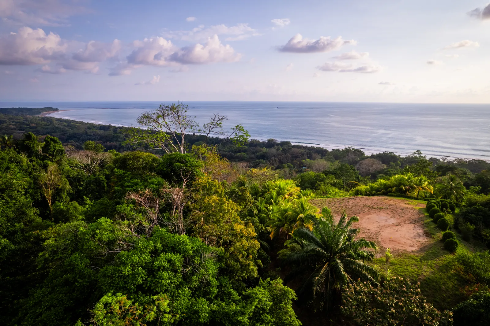 Finca La Cascada &mdash; the point and the bay