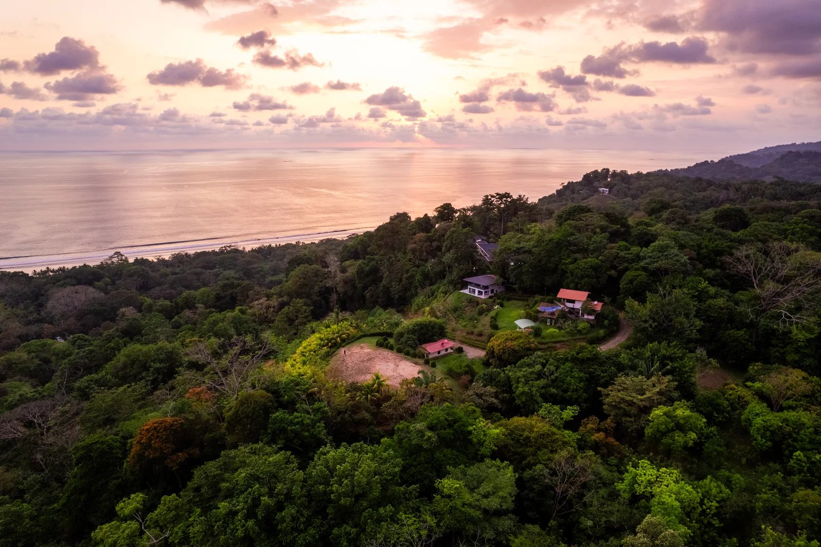 Finca La Cascada &mdash; the property at sunset