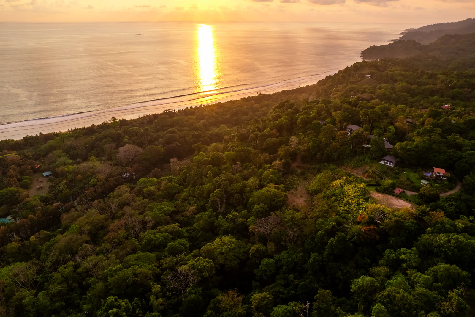 Finca La Cascada &mdash; the sun going down on the water