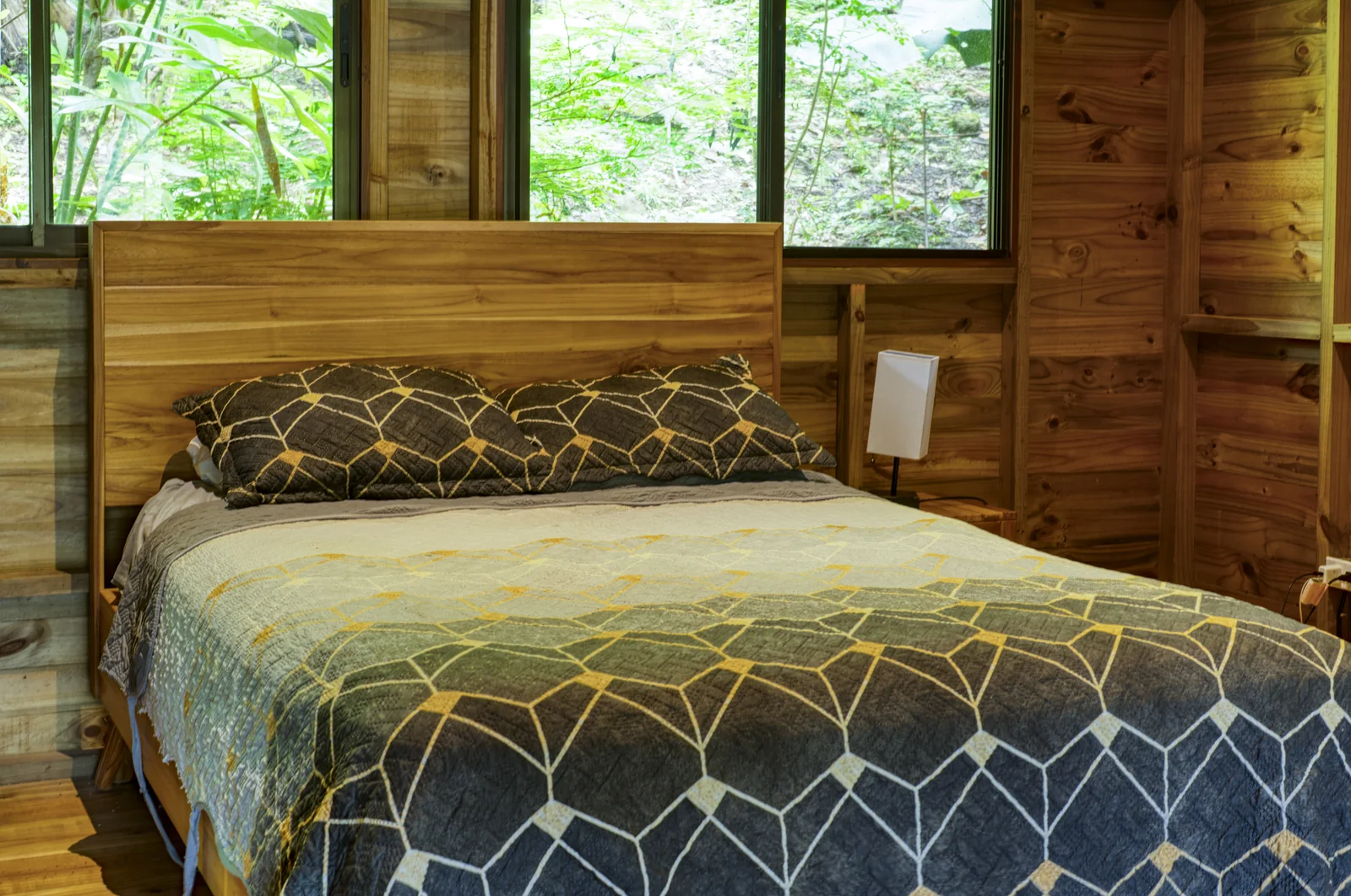 Finca Tres Cascadas &mdash; the cabin bedroom