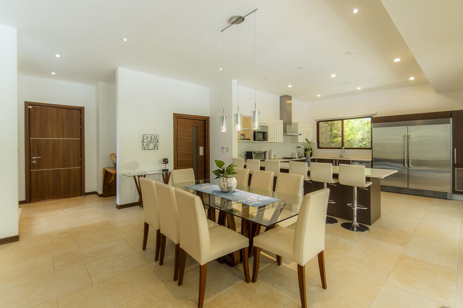 La Estancia &mdash; The dining table