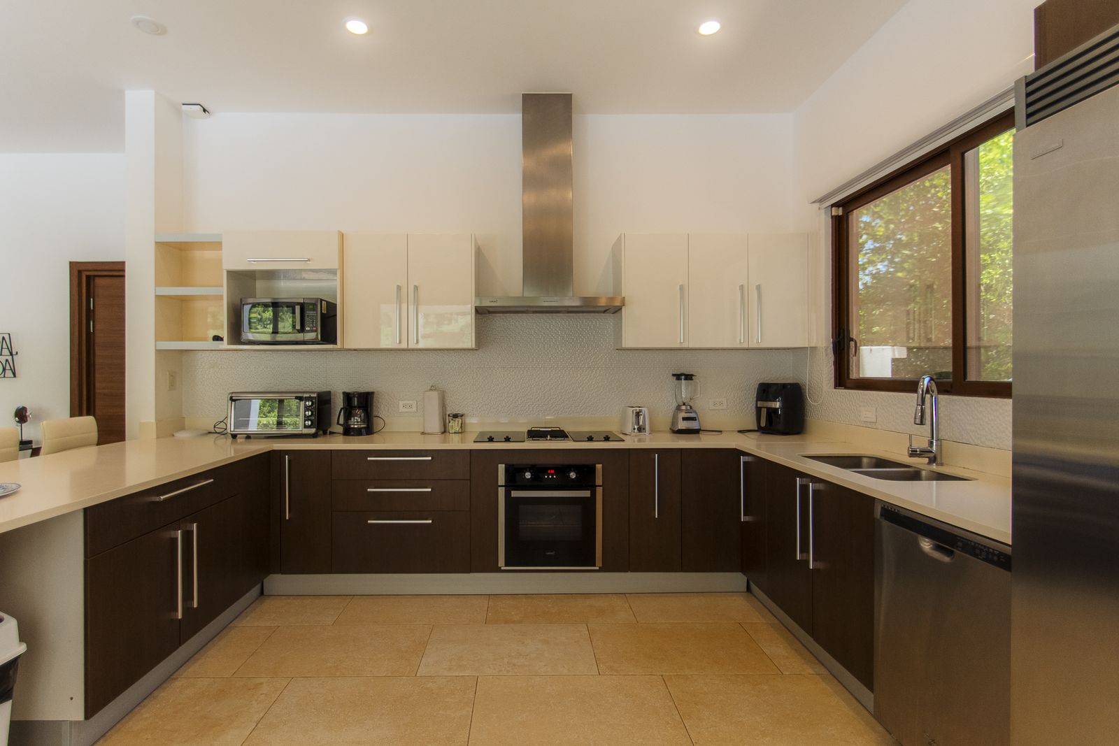 La Estancia &mdash; The kitchen, with full appliances