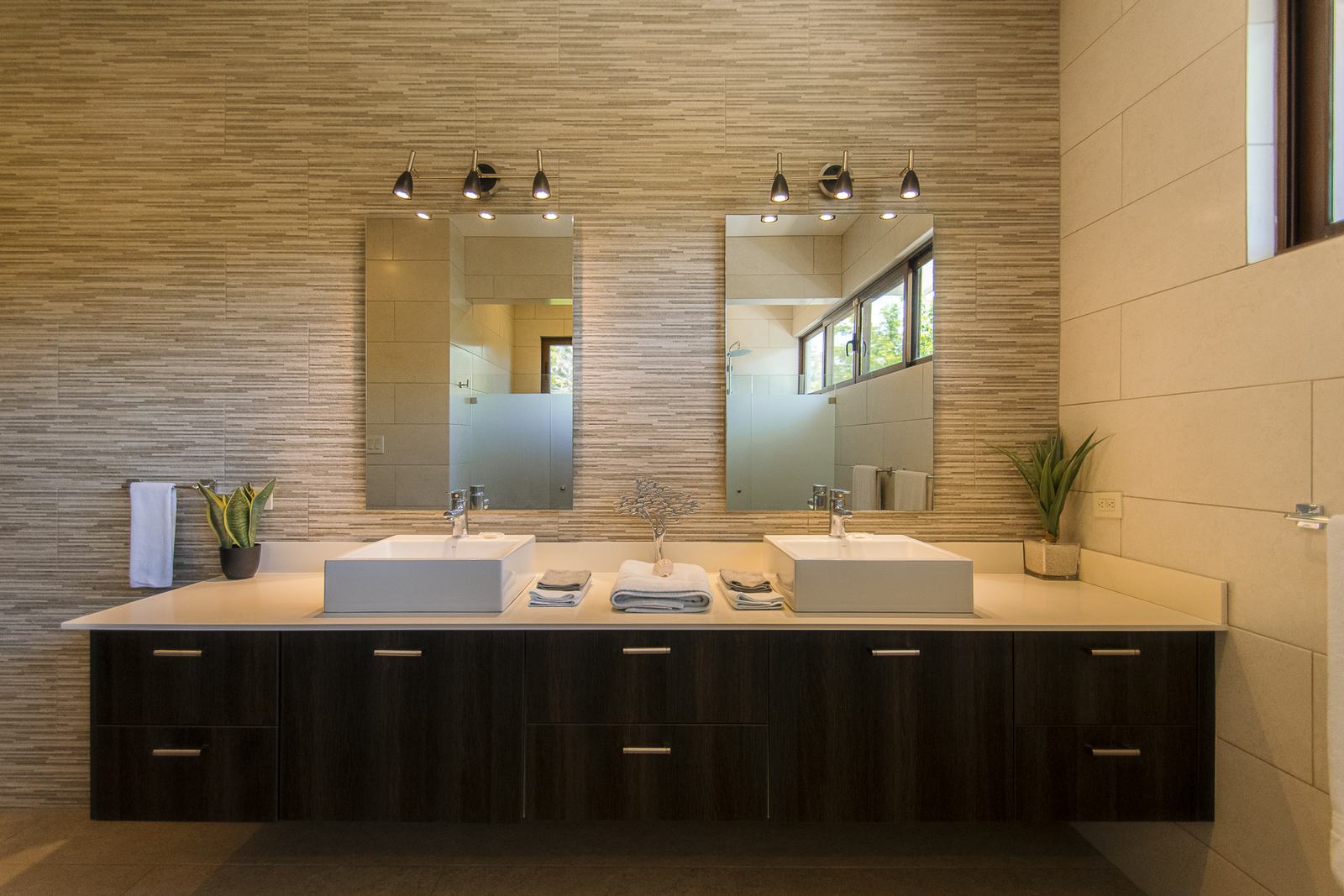 La Estancia &mdash; The primary bathroom