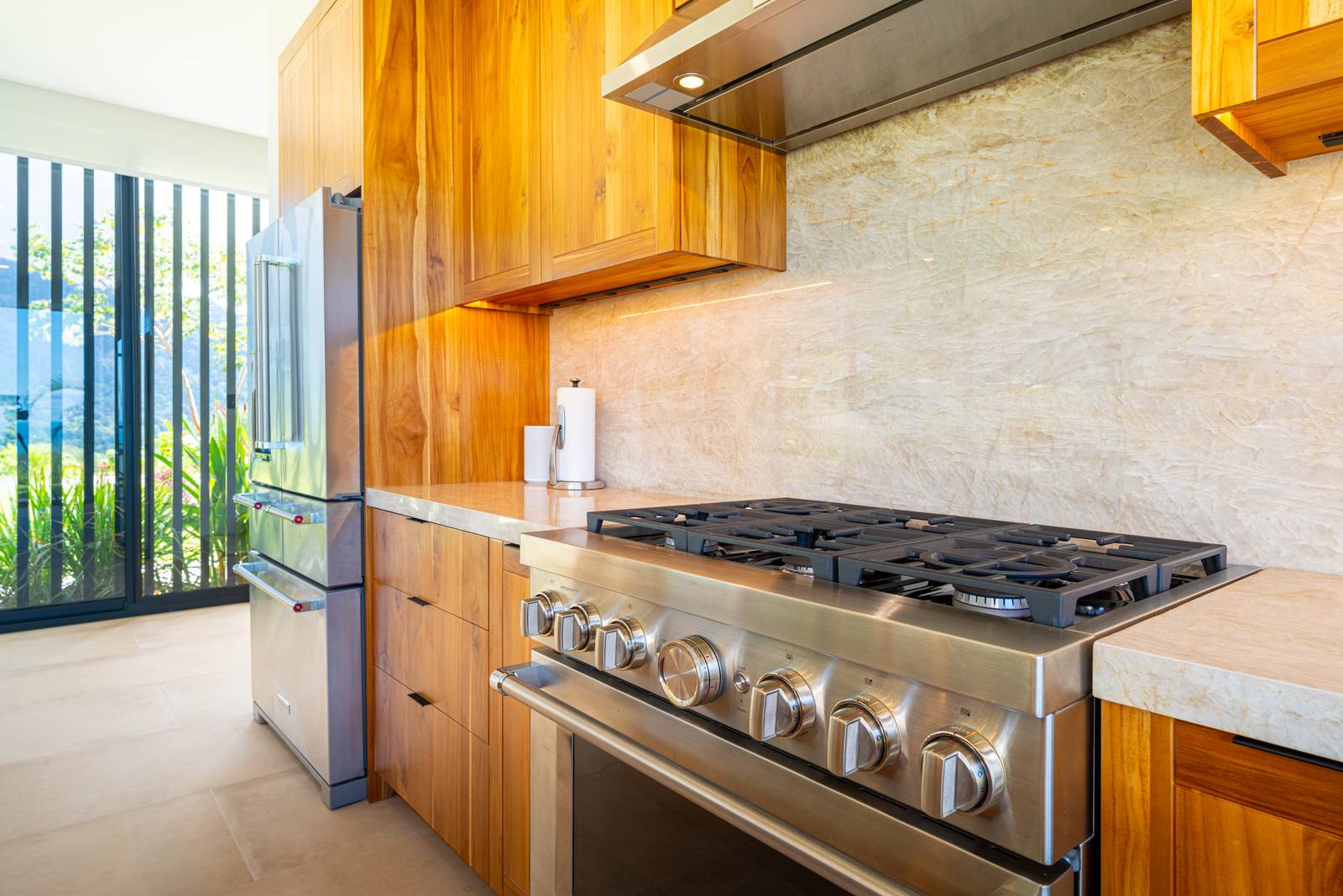 Modern Glass Estate &mdash; The range and prep counter