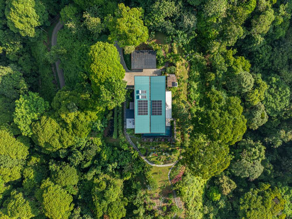 &iexcl;Que Brava! &mdash; aerial above the house and pool