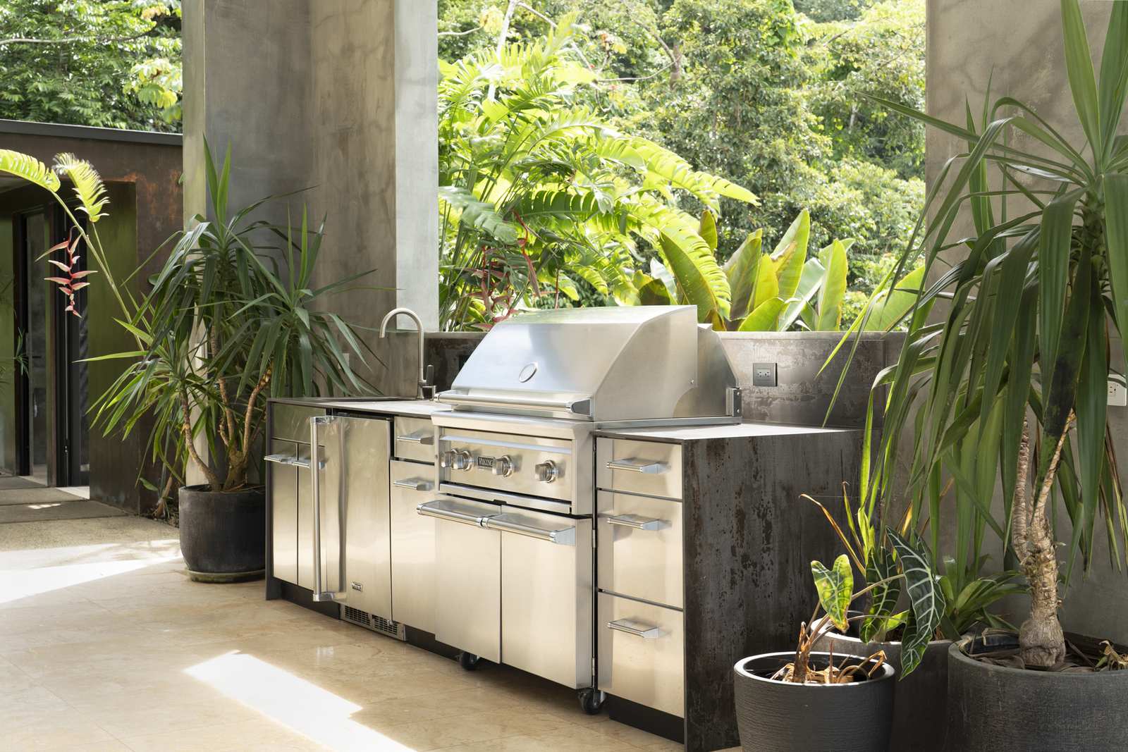 &iexcl;Que Brava! &mdash; the Viking outdoor kitchen