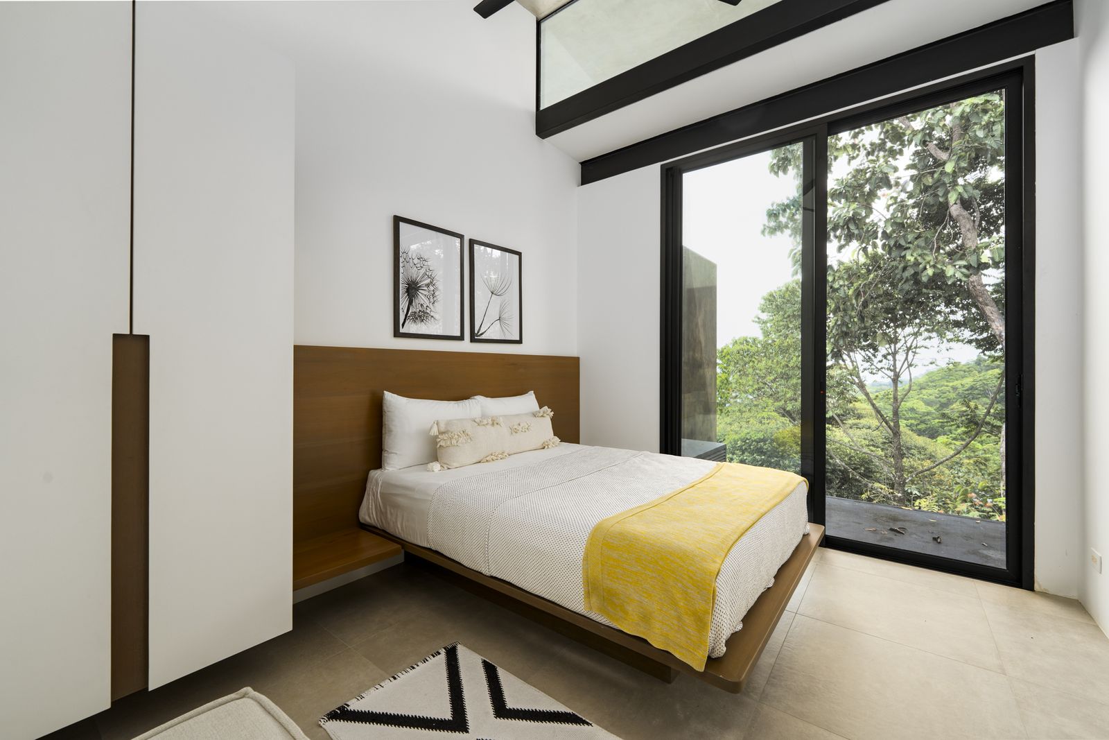 &iexcl;Que Brava! &mdash; a guest bedroom in the canopy