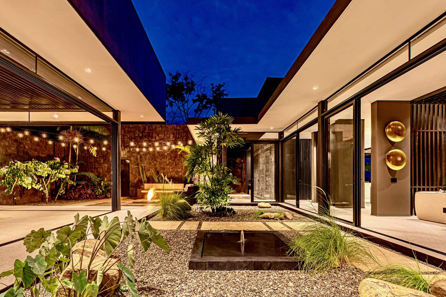 Uvita Black House &mdash; image 9 of the seller&rsquo;s sequence