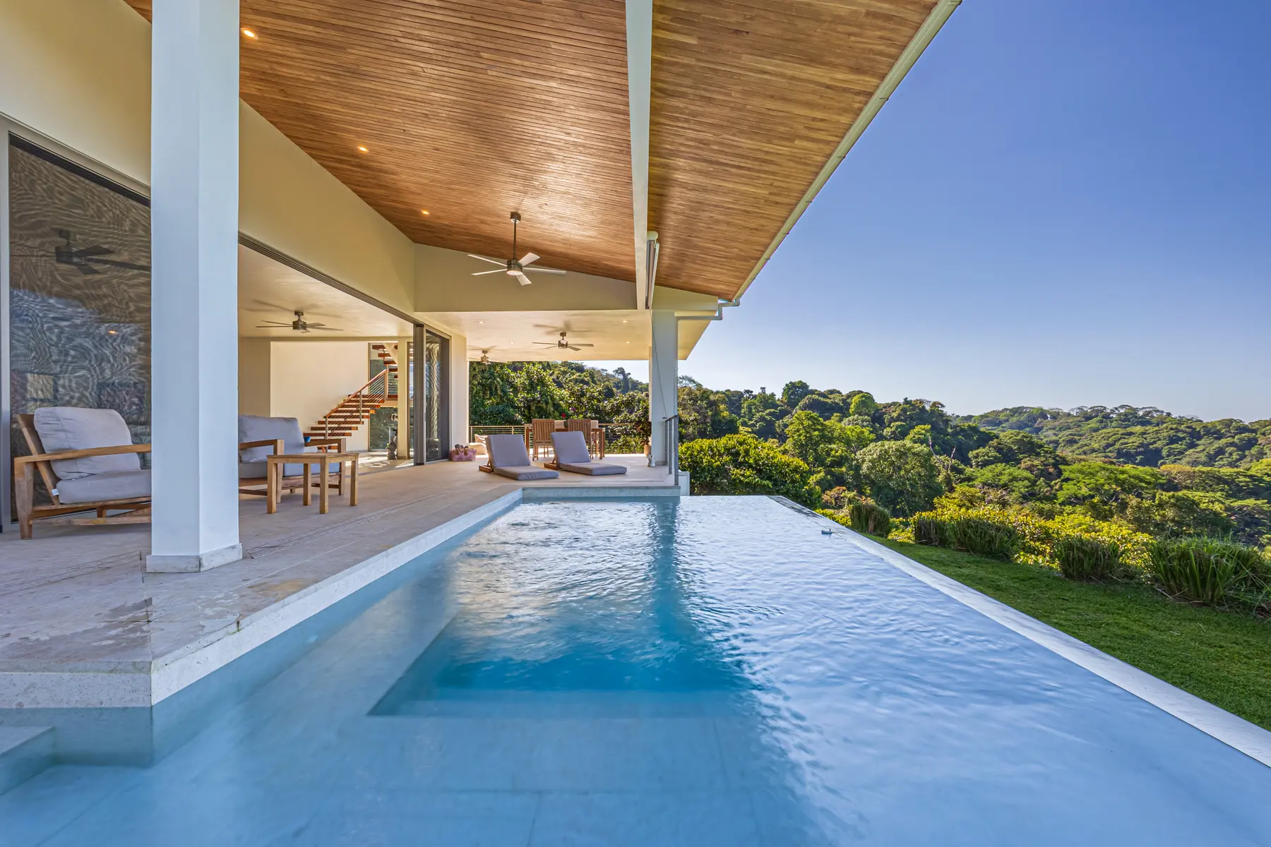 Villa Doble Vista &mdash; covered terrace
