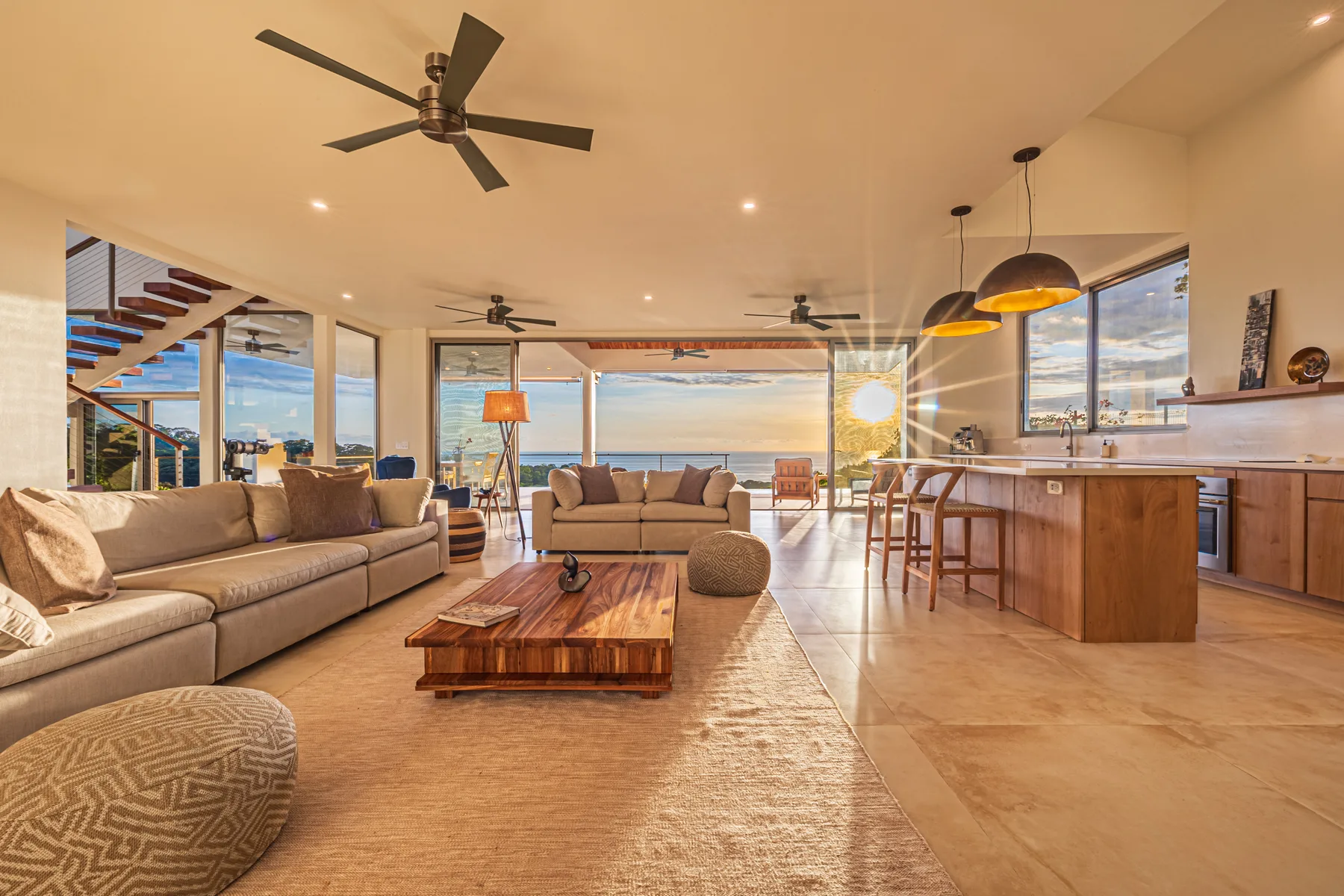 Villa Doble Vista &mdash; living space and kitchen