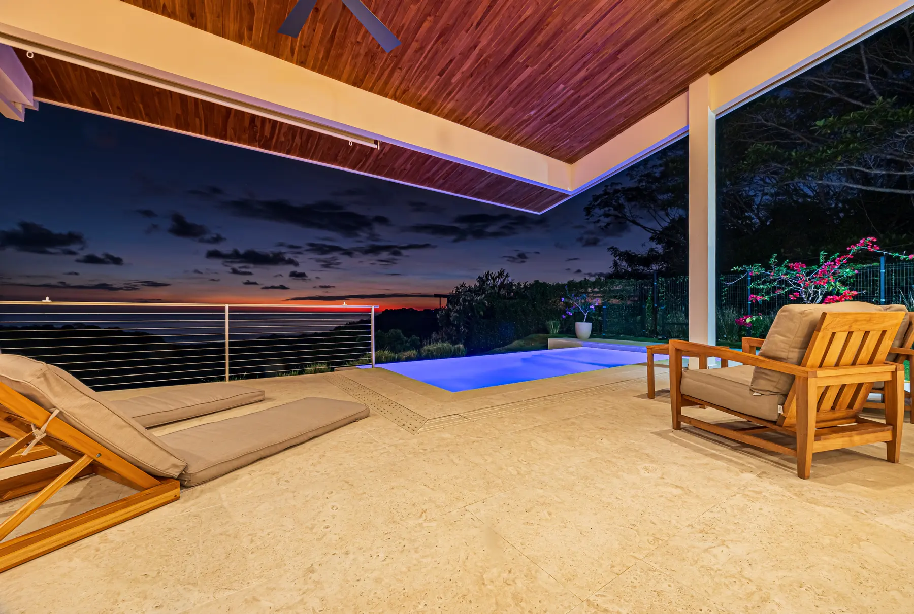 Villa Doble Vista &mdash; deck at dusk