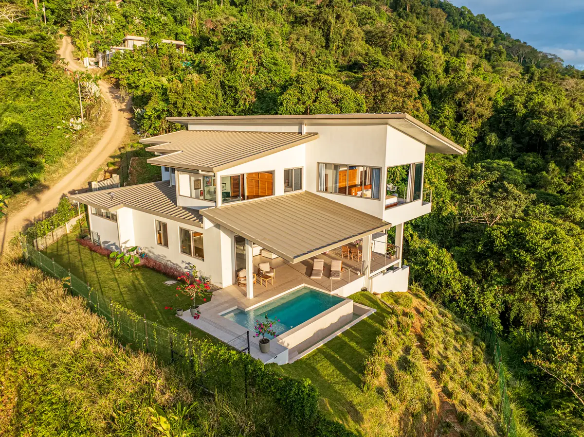 Villa Doble Vista &mdash; drive from above