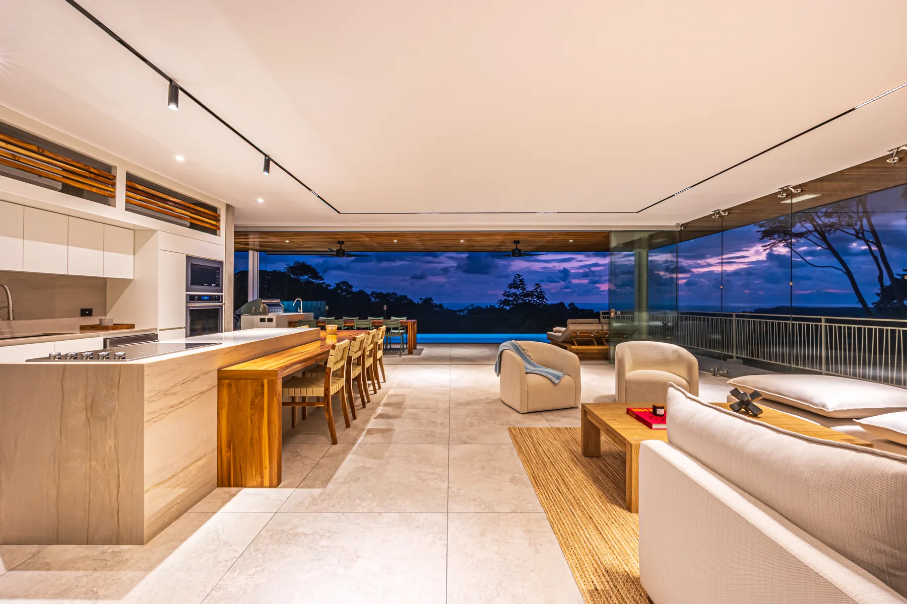 Villa Las Brisas &mdash; the kitchen and the living space