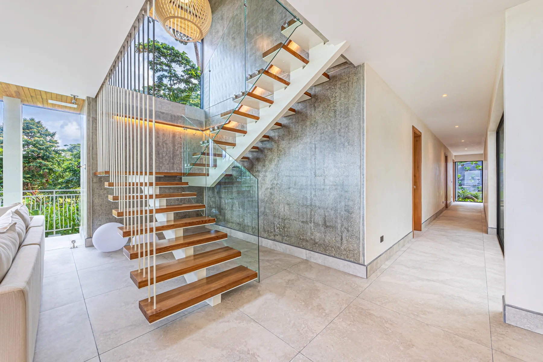 Villa Las Brisas &mdash; the floating staircase